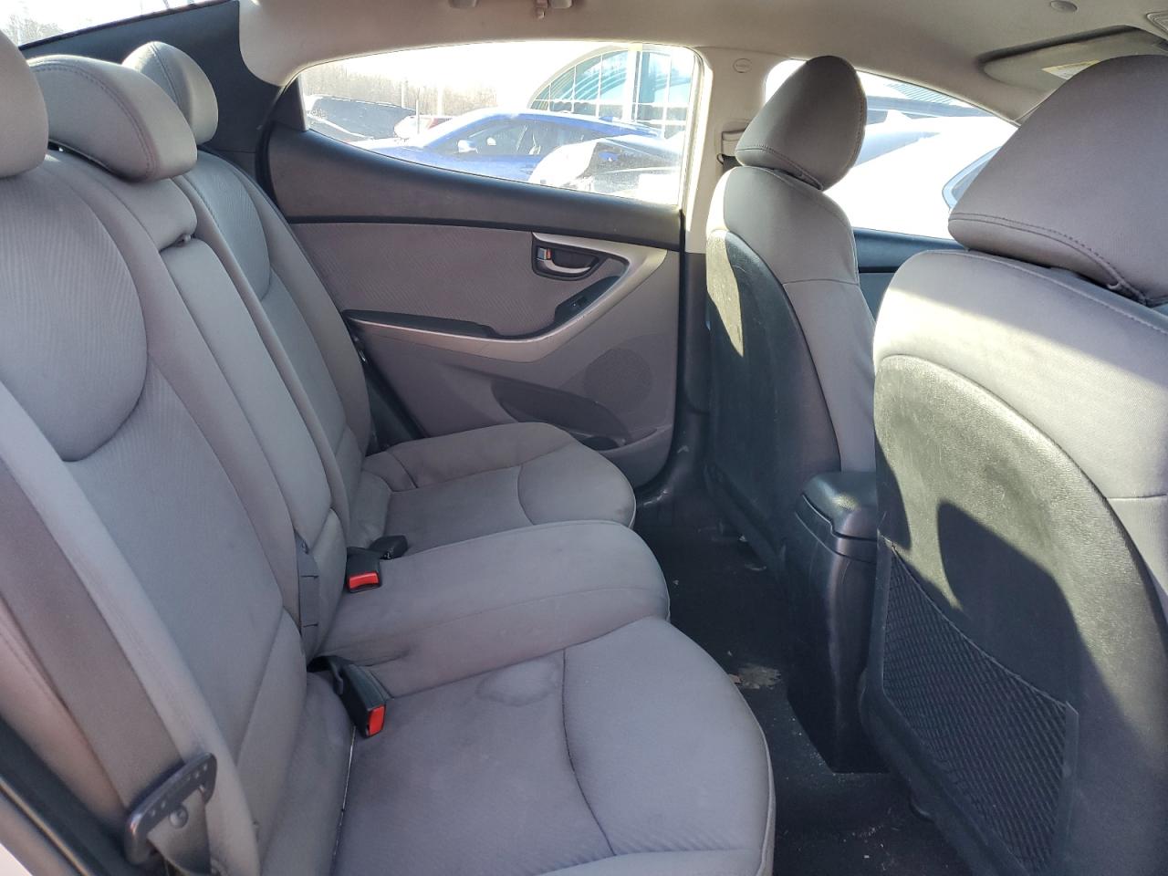 2011 Hyundai Elantra - Image 10
