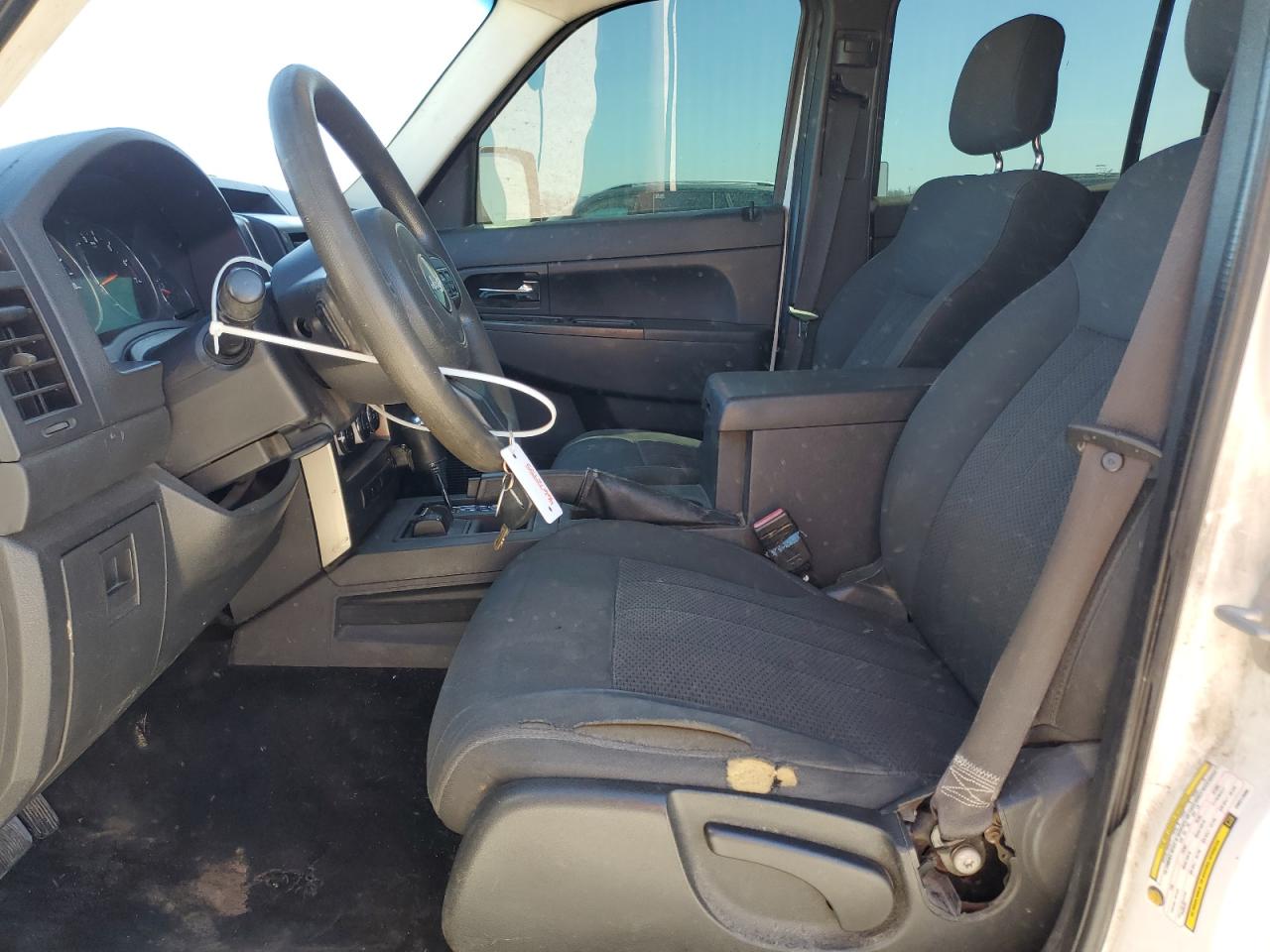 2012 Jeep Liberty (North America) - Image 7