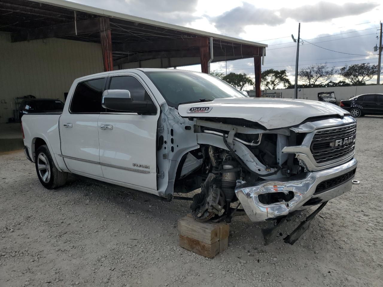 2021 RAM 1500 - Image 4