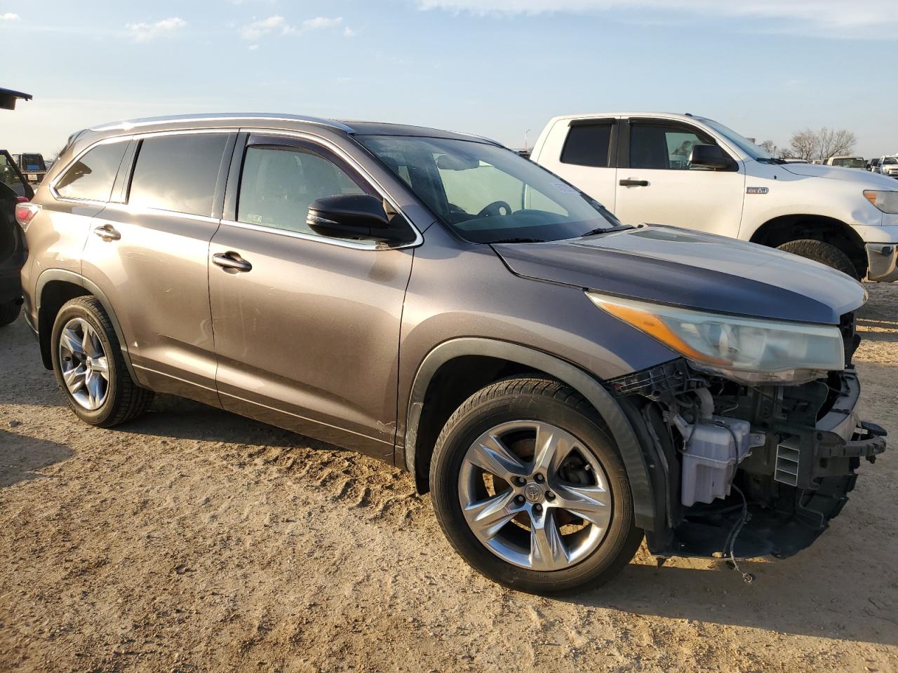 2015 Toyota Highlander - Image 4