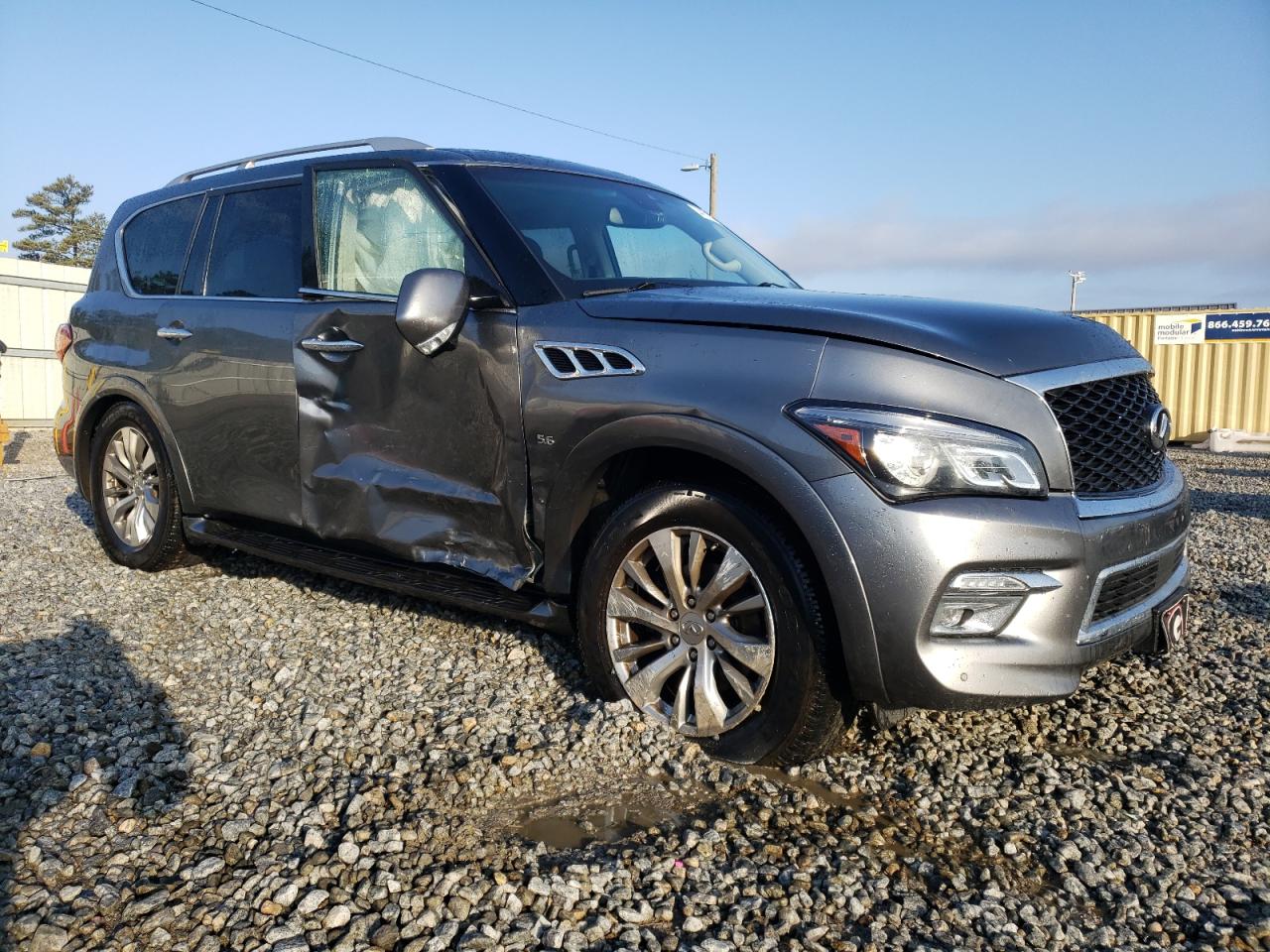 2017 Infiniti QX80 - Image 4