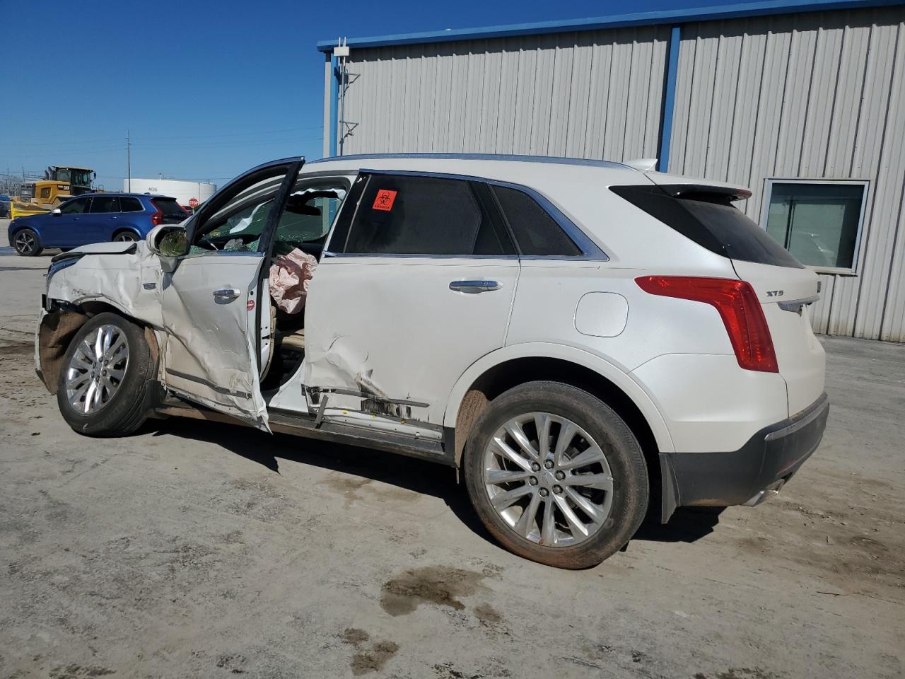 2019 Cadillac XT5 - Image 2