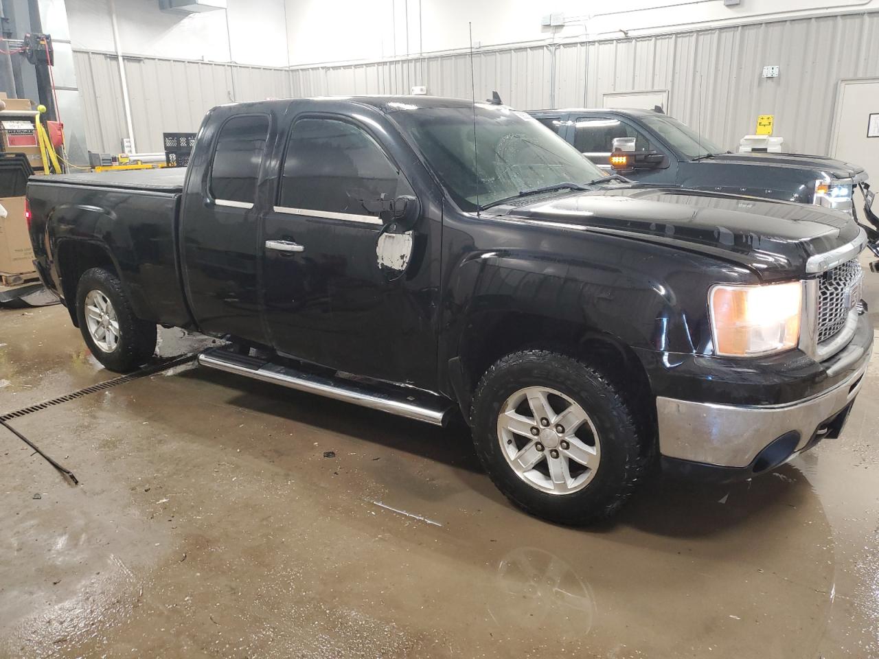 2011 GMC Sierra - Image 4