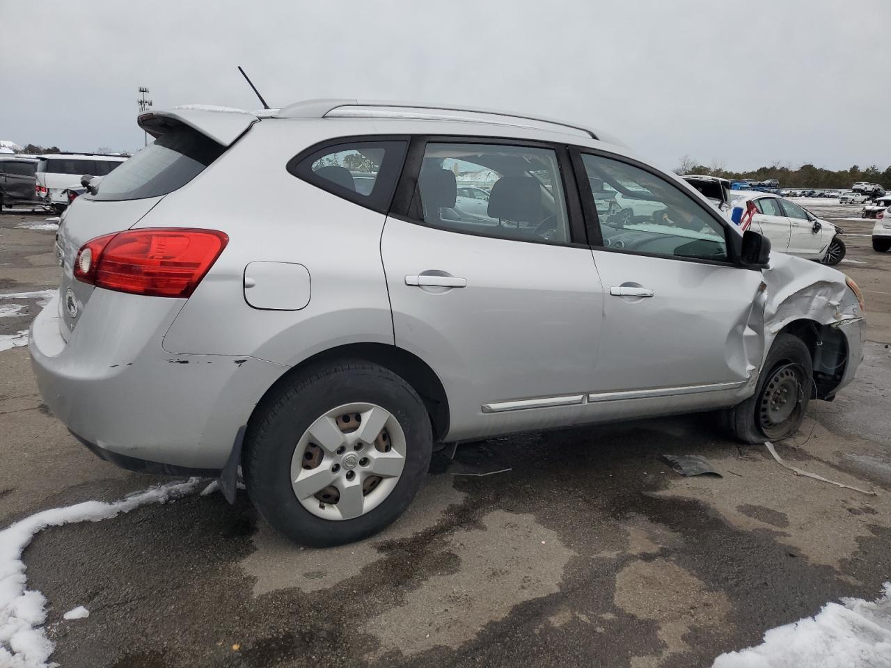 2015 Nissan Rogue - Image 3