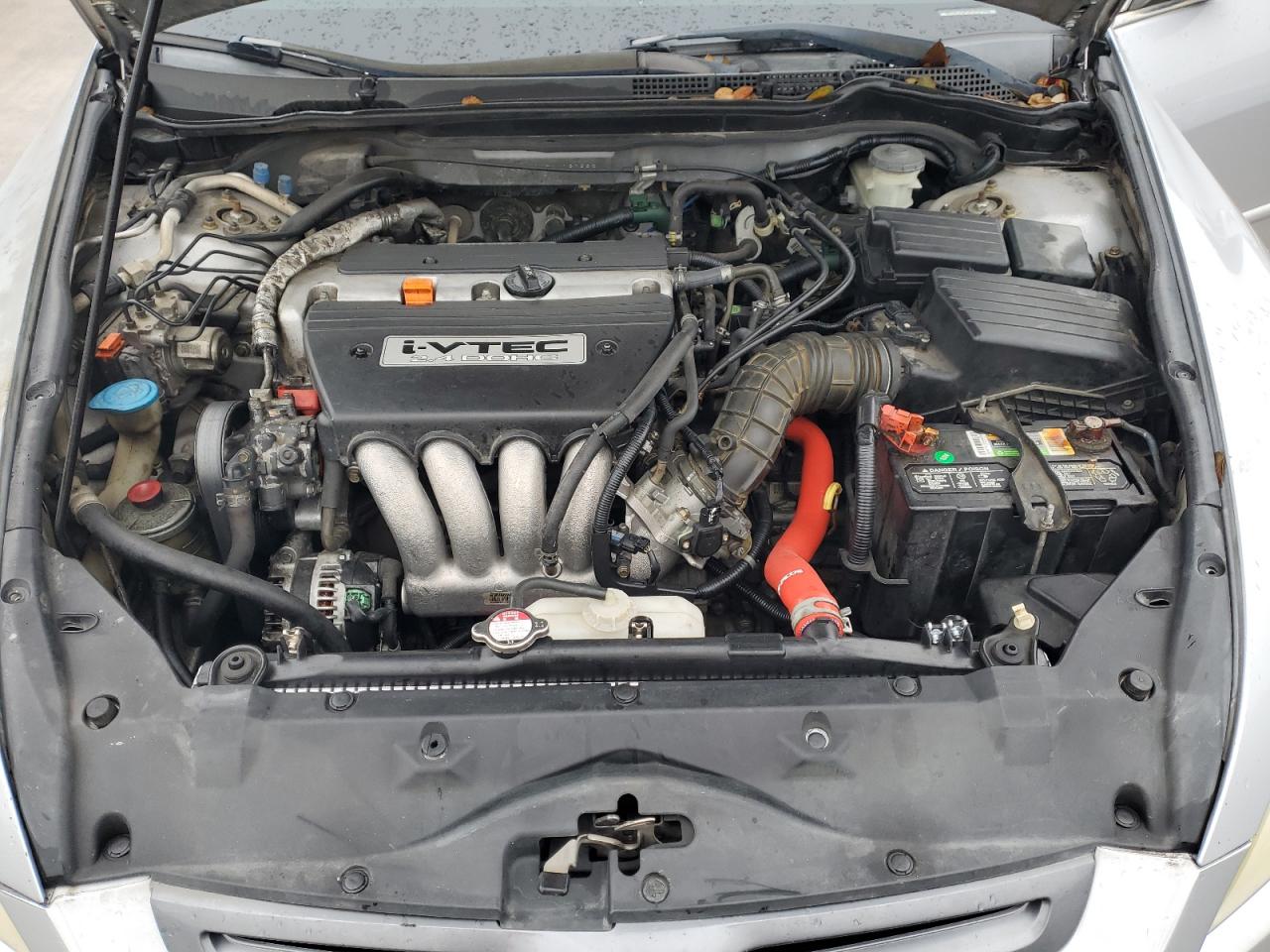 2004 Honda Accord - Image 11