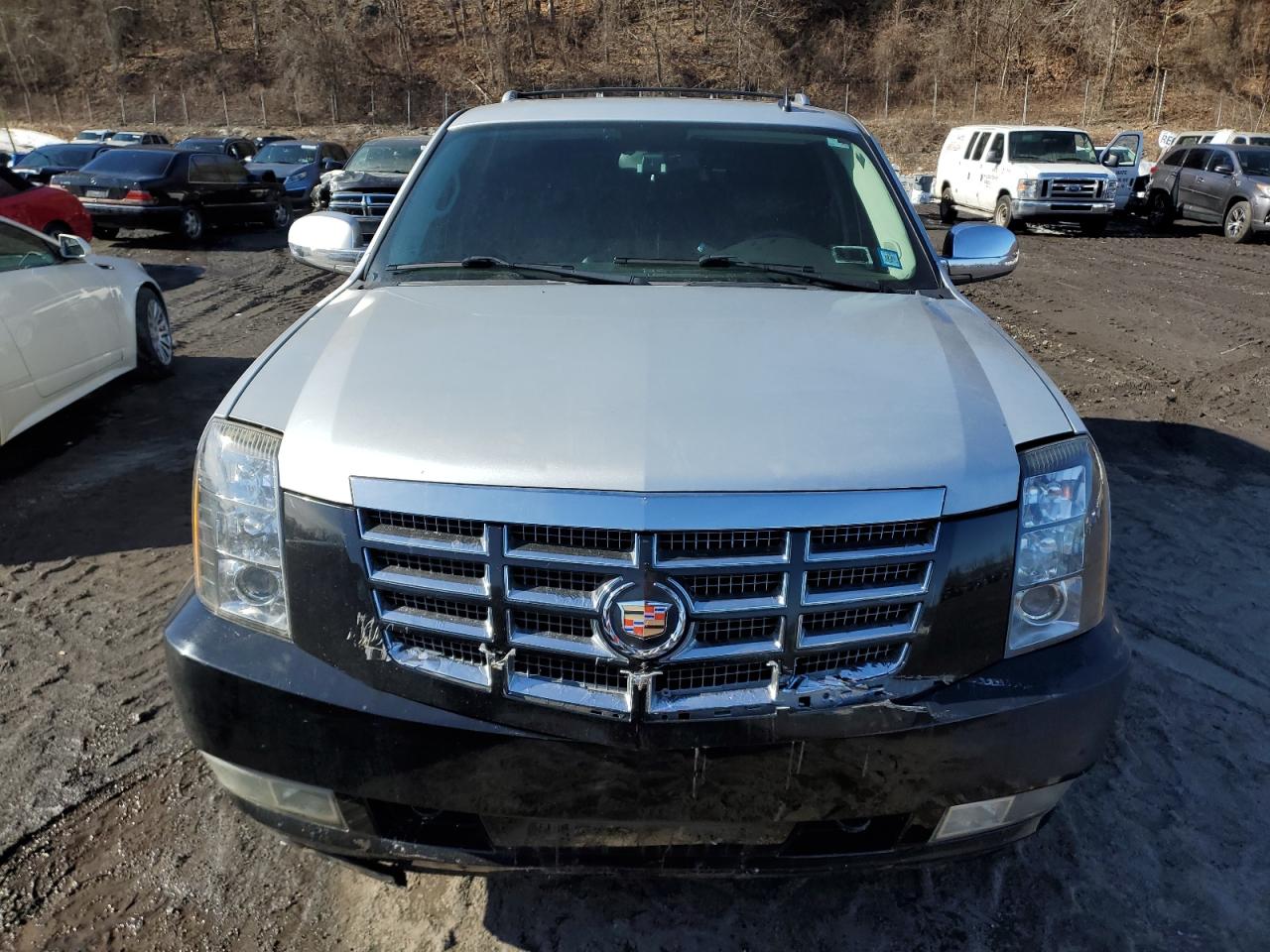 2010 Cadillac Escalade - Image 5