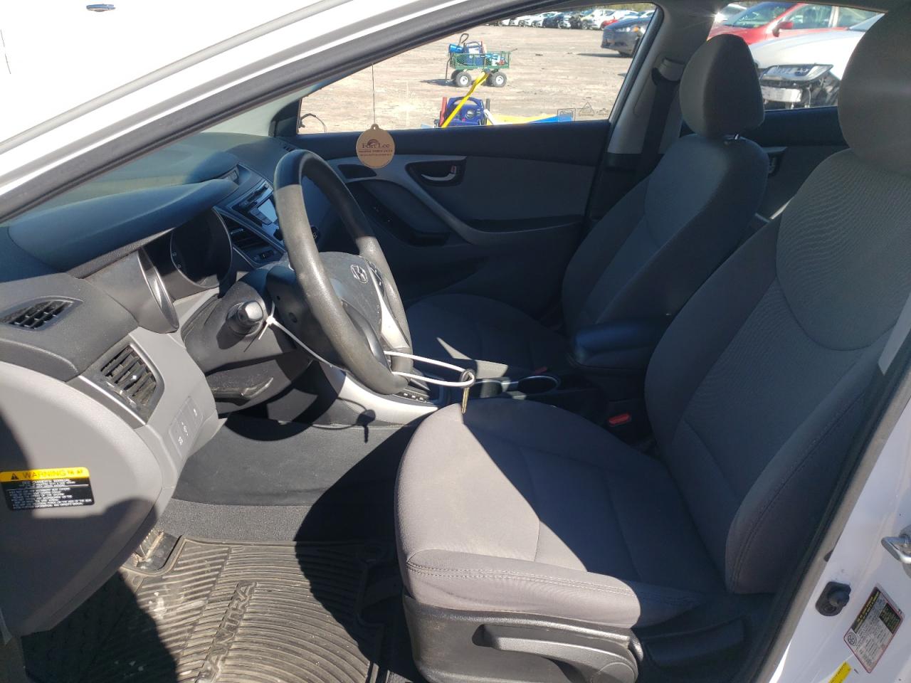 2016 Hyundai Elantra - Image 7