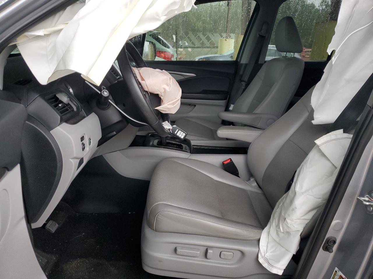 2018 Honda Ridgeline - Image 7