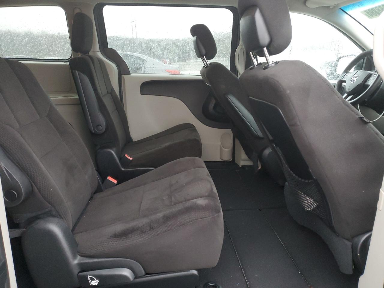 2012 Dodge Caravan - Image 11