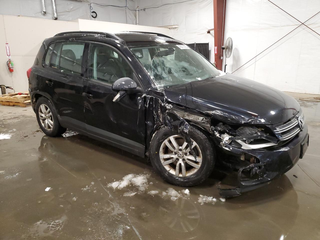 2017 Volkswagen Tiguan - Image 4
