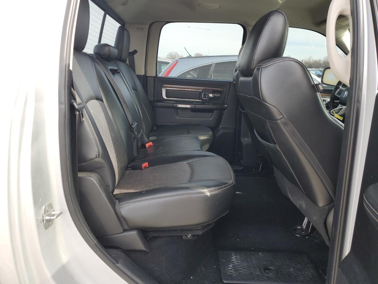 2014 RAM 1500 - Image 10