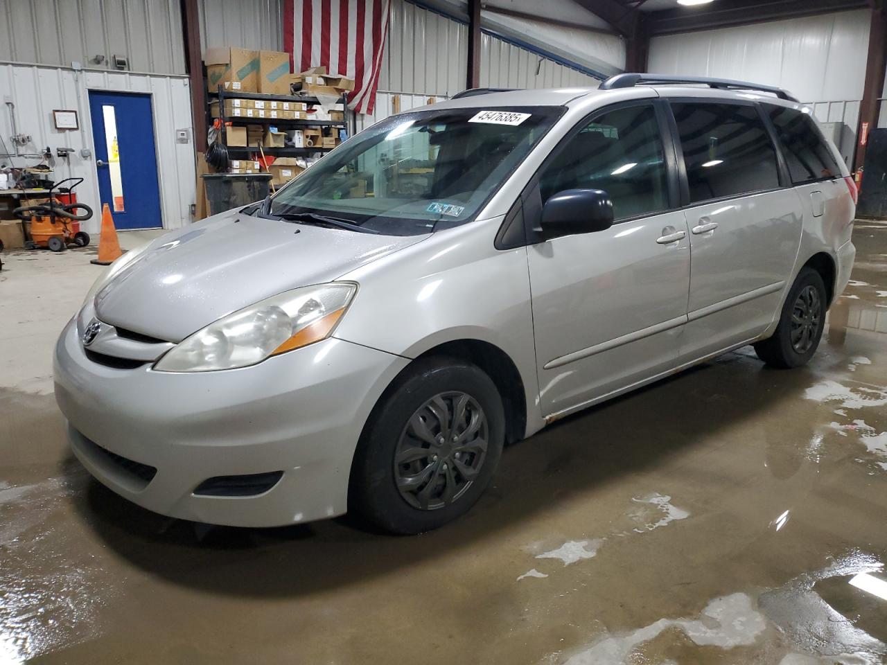2010 Toyota Sienna - Image 1