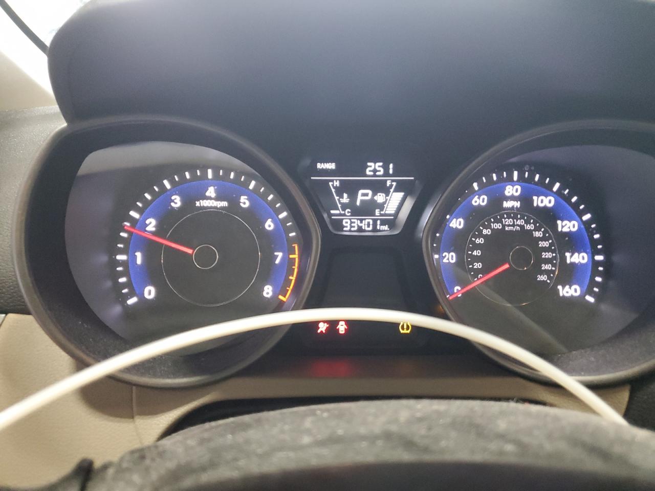 2016 Hyundai Elantra - Image 9
