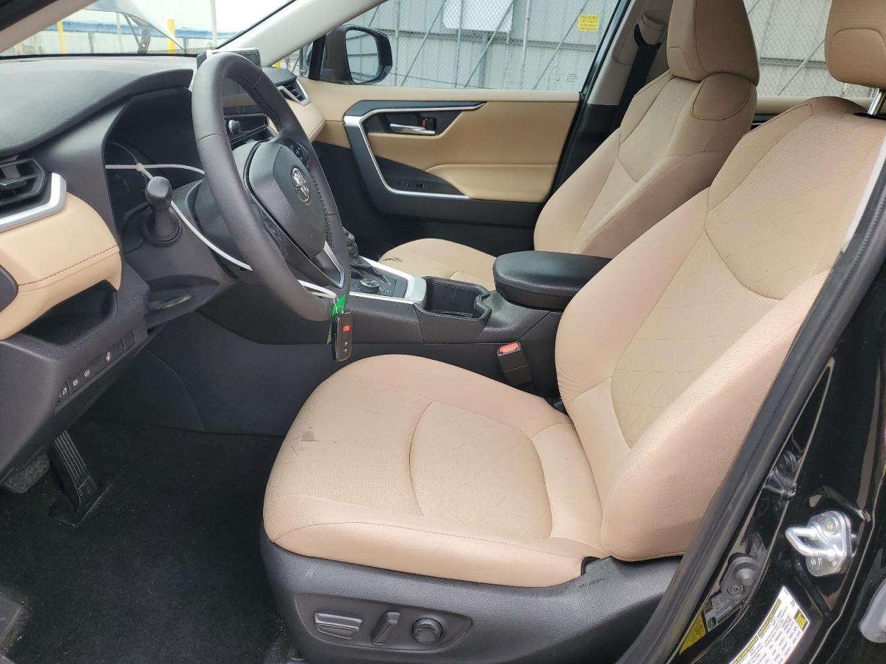 2024 Toyota RAV 4 - Image 7