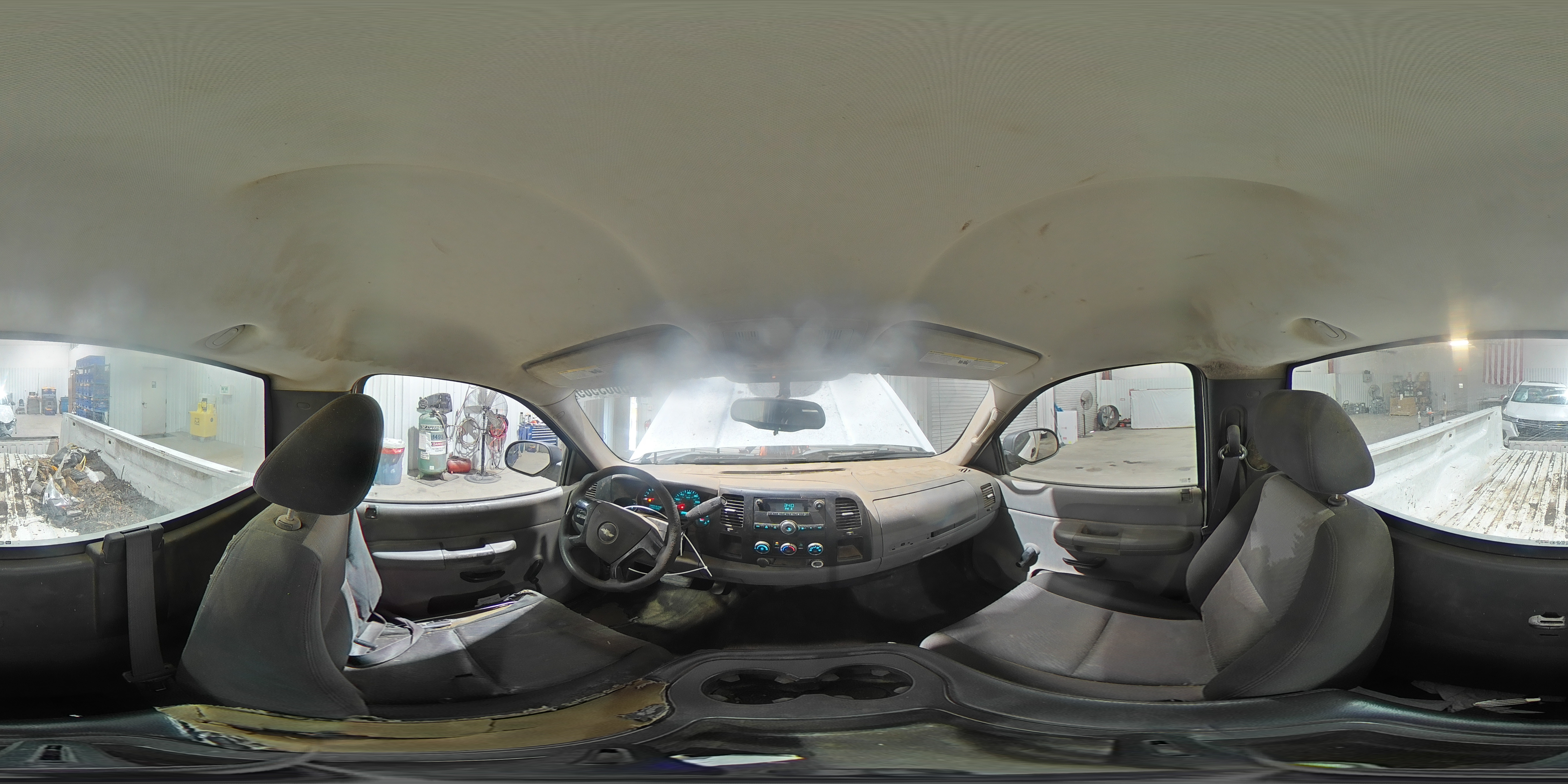 2007 Chevrolet Silverado - Image 13