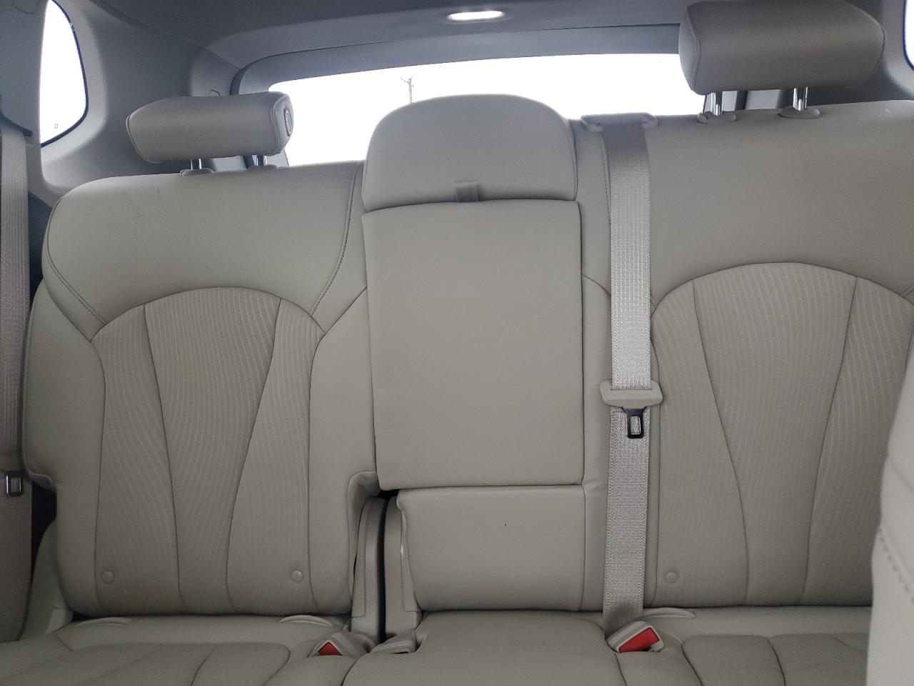 2020 Buick Envision - Image 10
