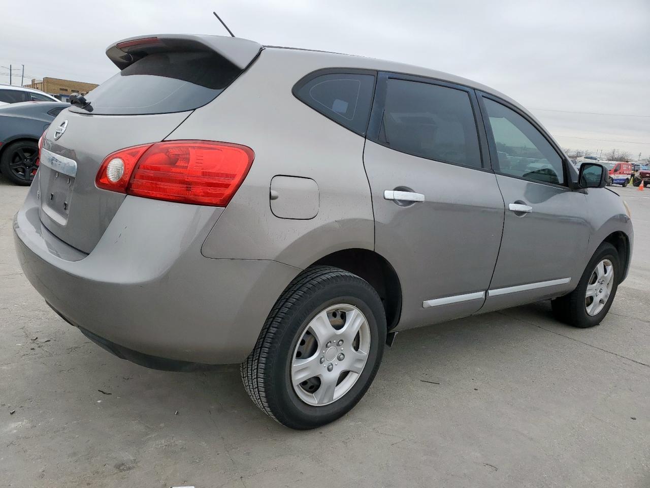 2012 Nissan Rogue - Image 3