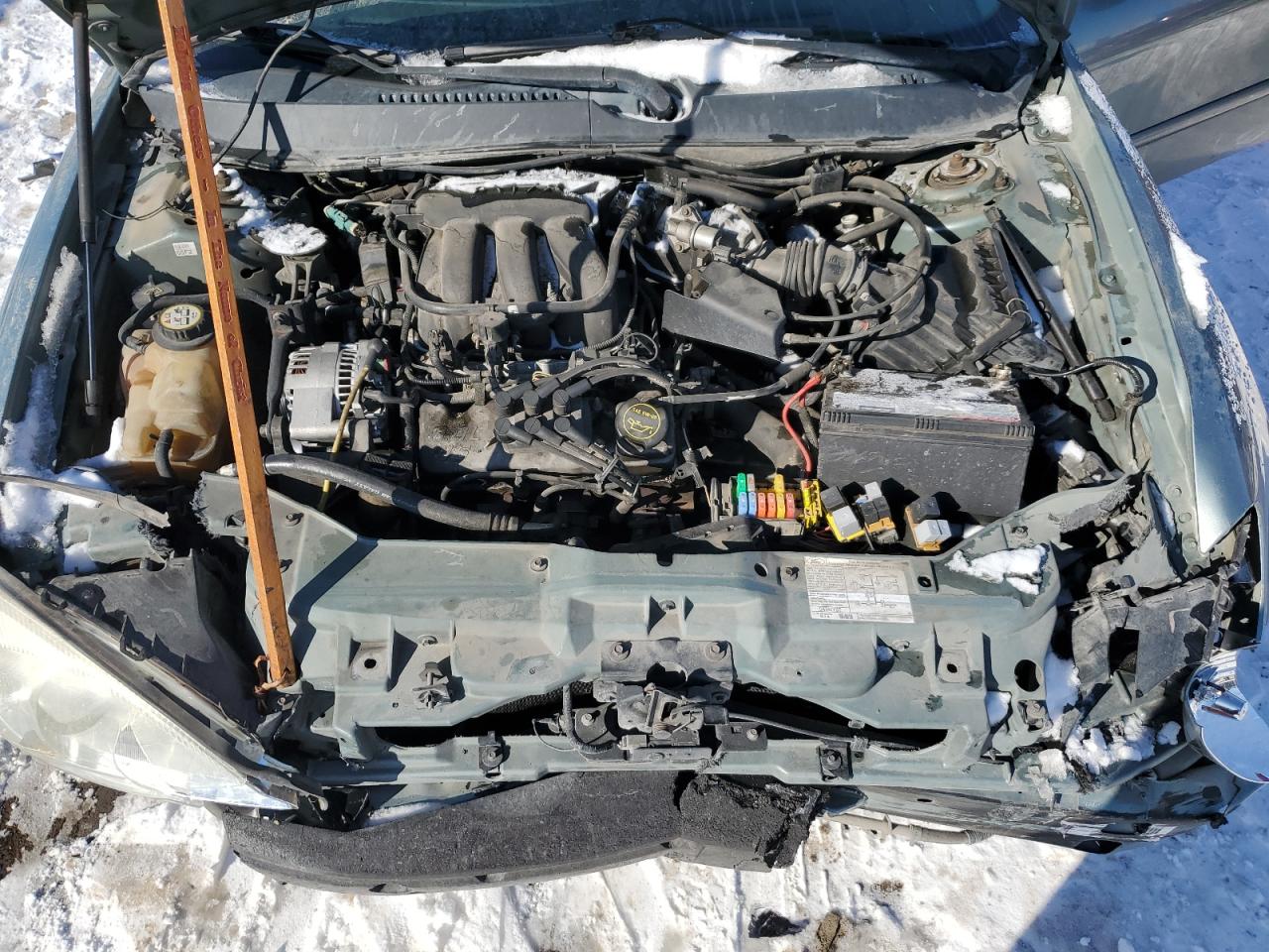 2005 Ford Taurus - Image 12