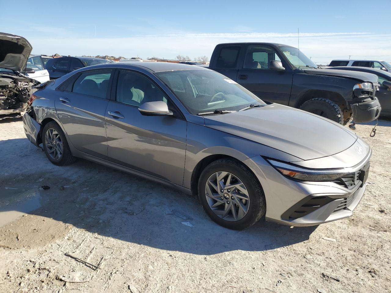 2024 Hyundai Elantra - Image 4