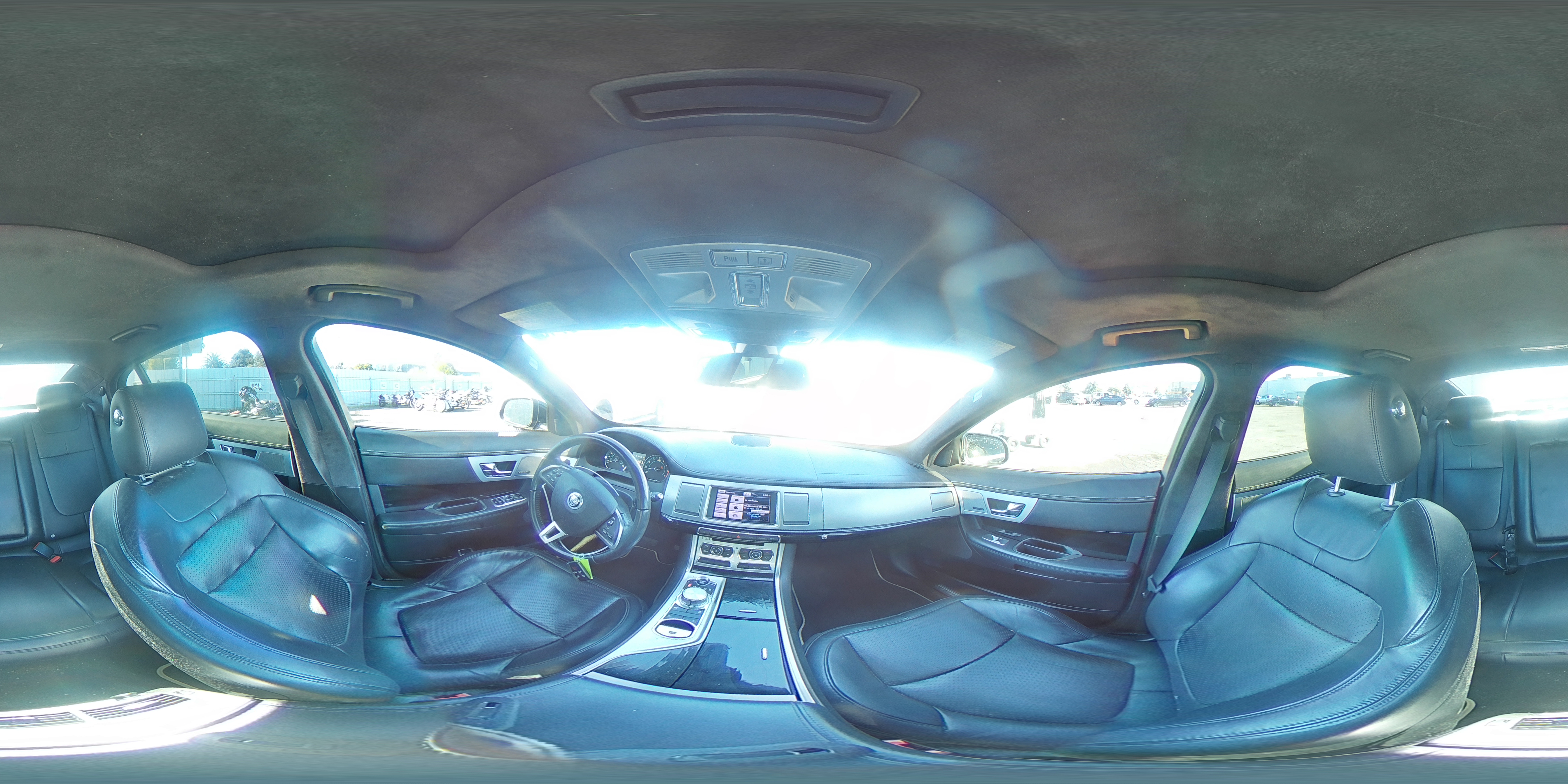 2013 Jaguar XF - Image 13
