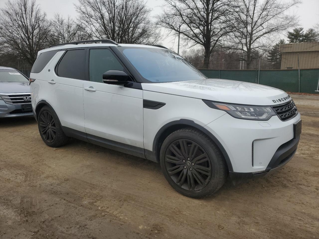 2017 Land Rover Discovery - Image 4
