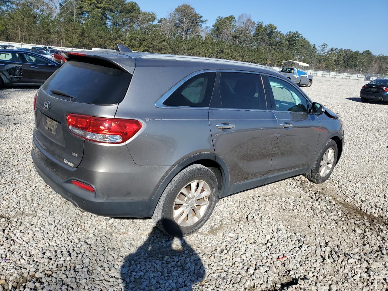 2016 Kia Sorento - Image 3