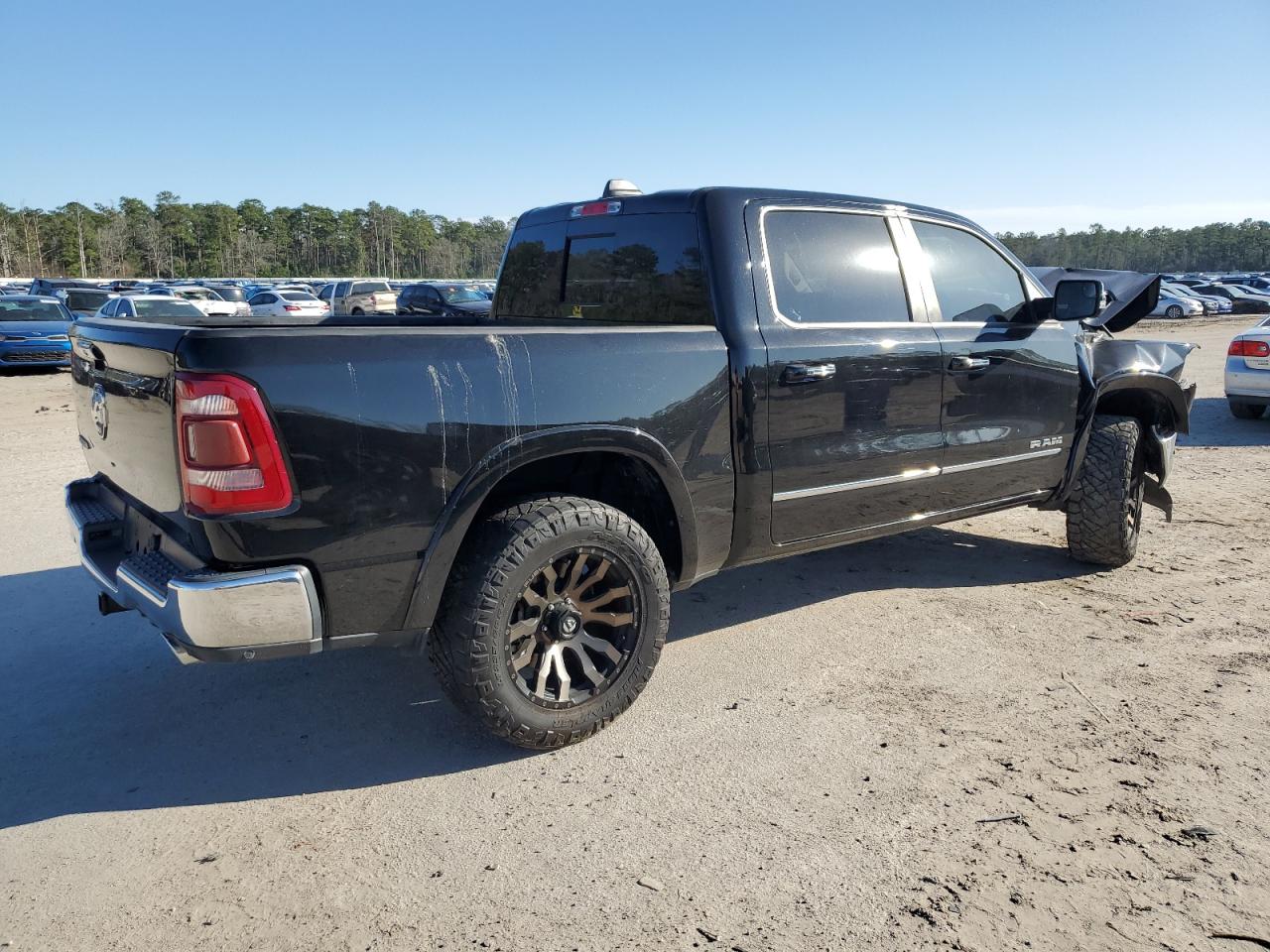2019 RAM 1500 - Image 3