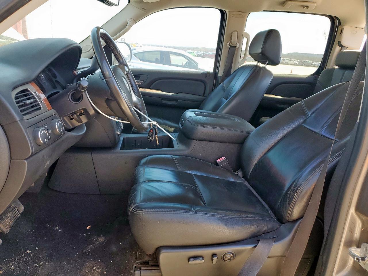2007 GMC Sierra - Image 7