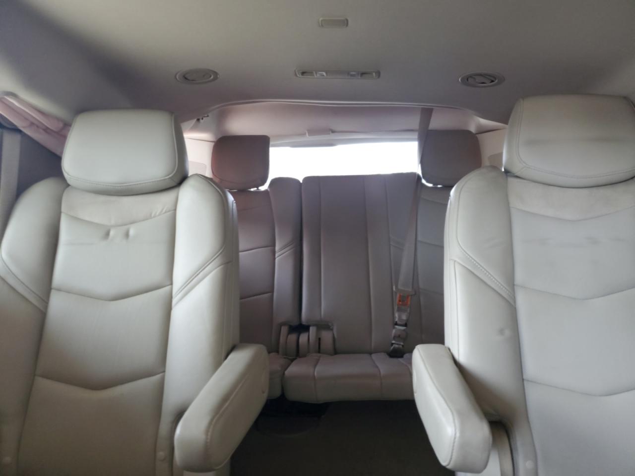 2020 Cadillac Escalade - Image 10