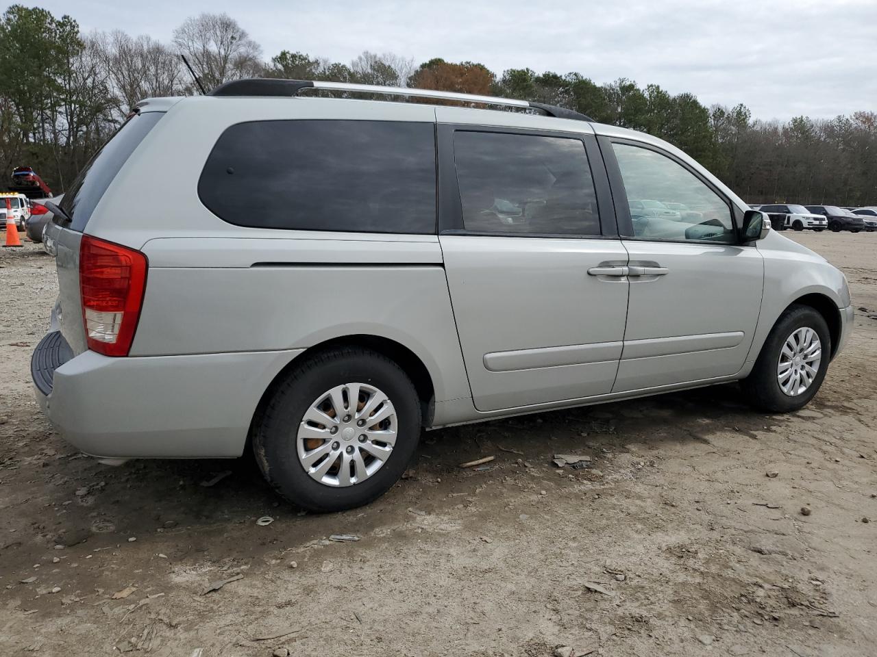 2012 Kia Sedona - Image 3