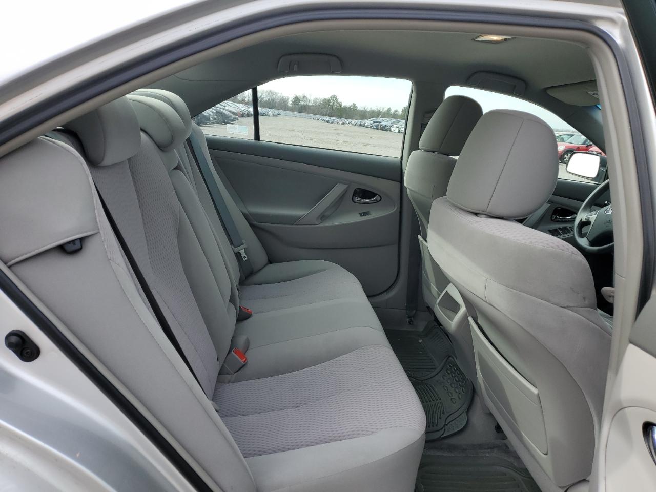 2011 Toyota Camry - Image 10
