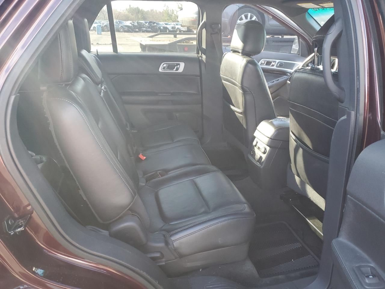 2011 Ford Explorer - Image 11