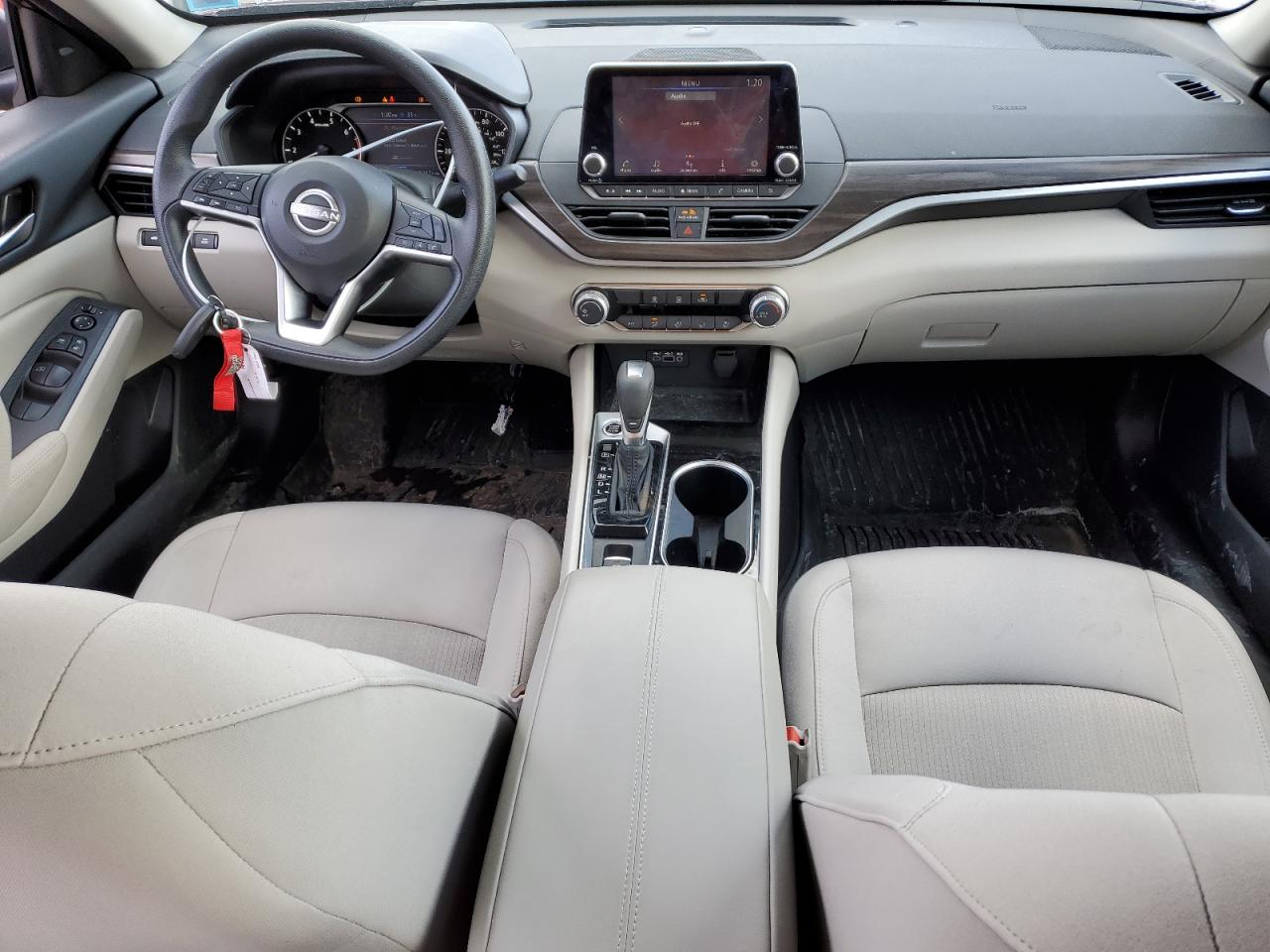2024 Nissan Altima - Image 8