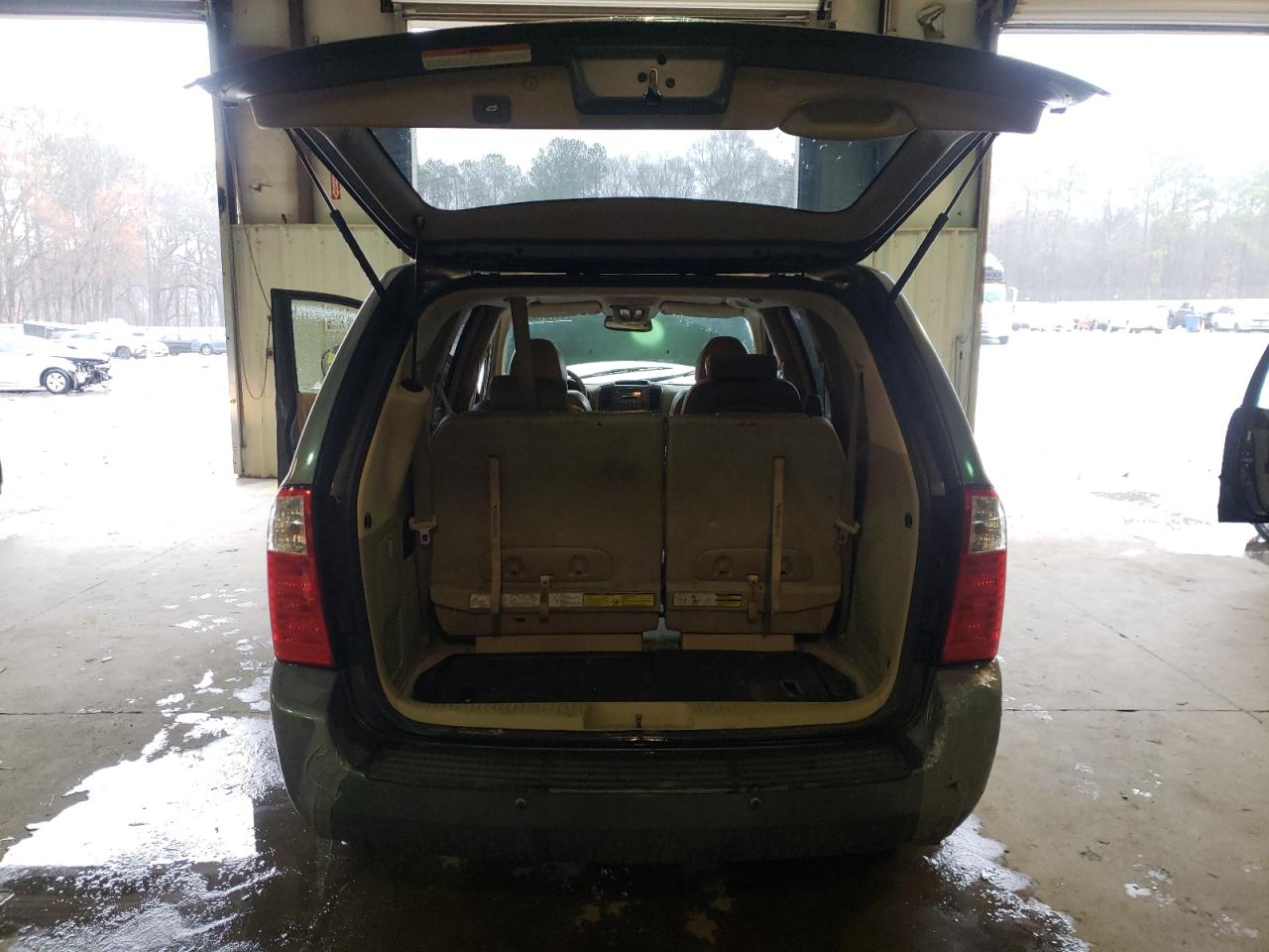 2007 Kia Sedona - Image 6