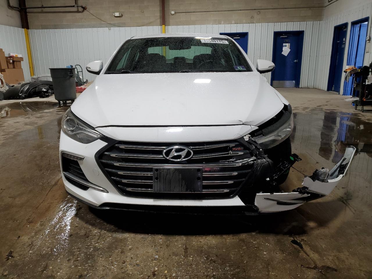 2017 Hyundai Elantra - Image 5