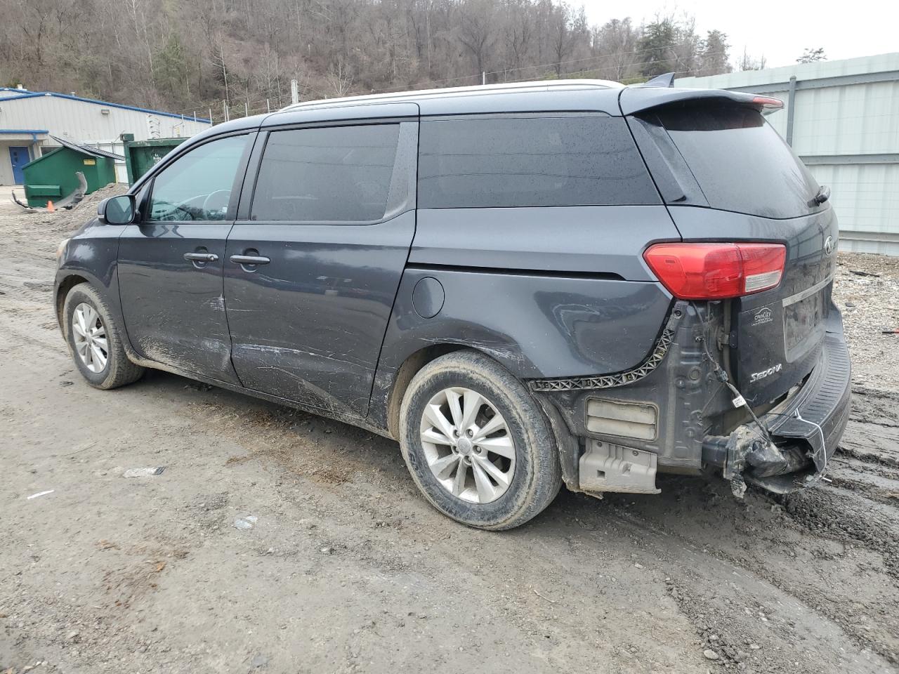 2016 Kia Sedona - Image 2