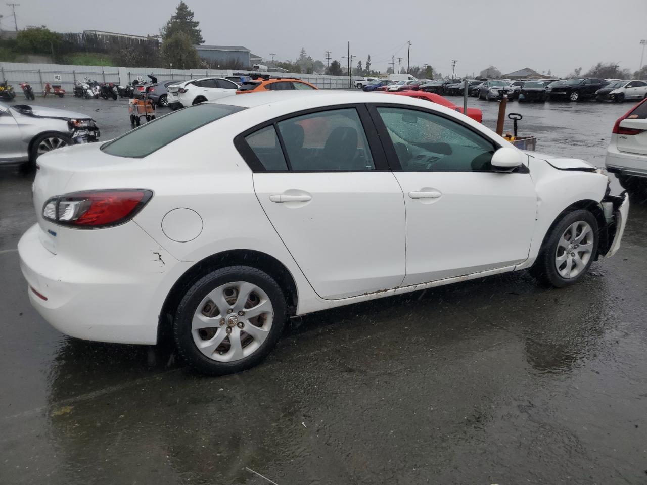 2013 Mazda 3 - Image 3
