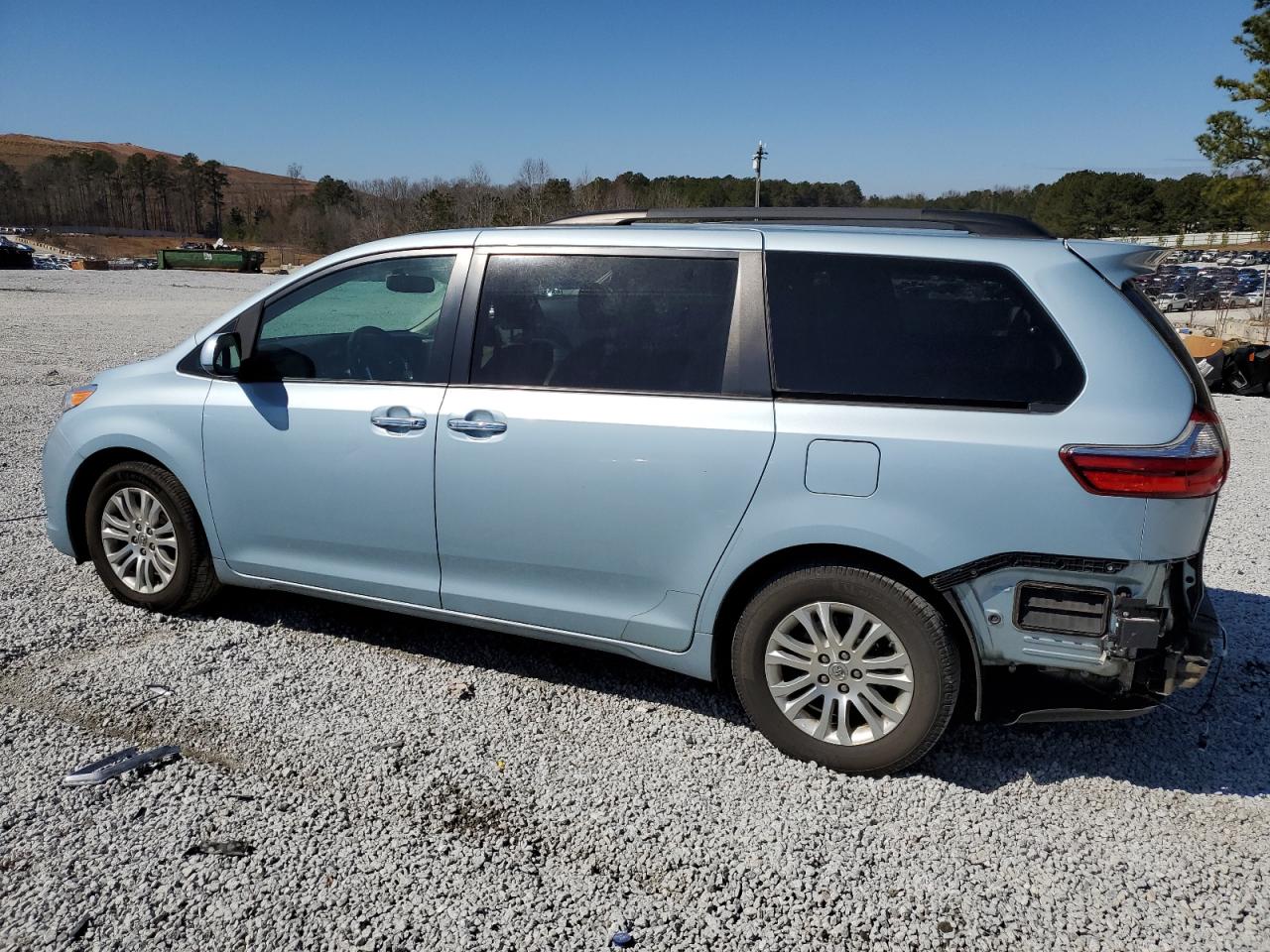 2015 Toyota Sienna - Image 2
