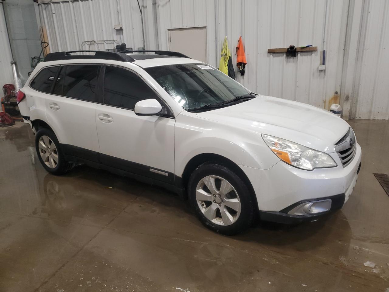 2010 Subaru Outback - Image 4