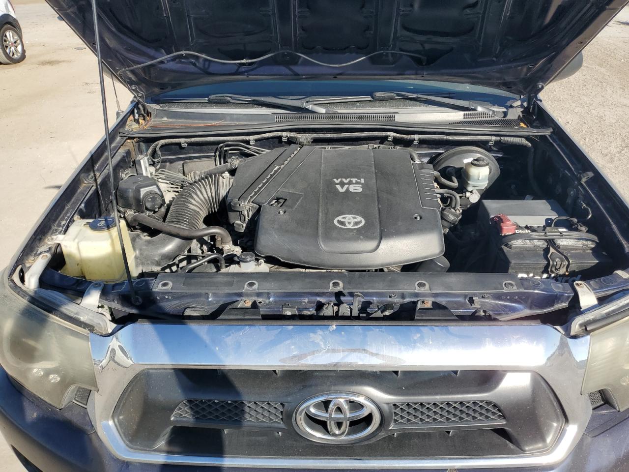 2012 Toyota Tacoma - Image 11