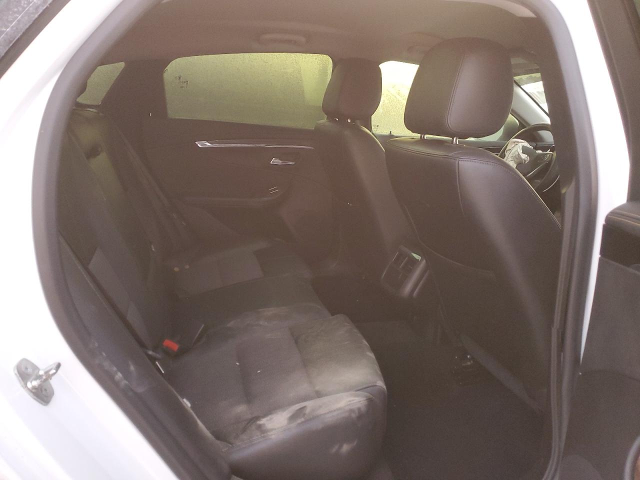 2015 Chevrolet Impala - Image 10