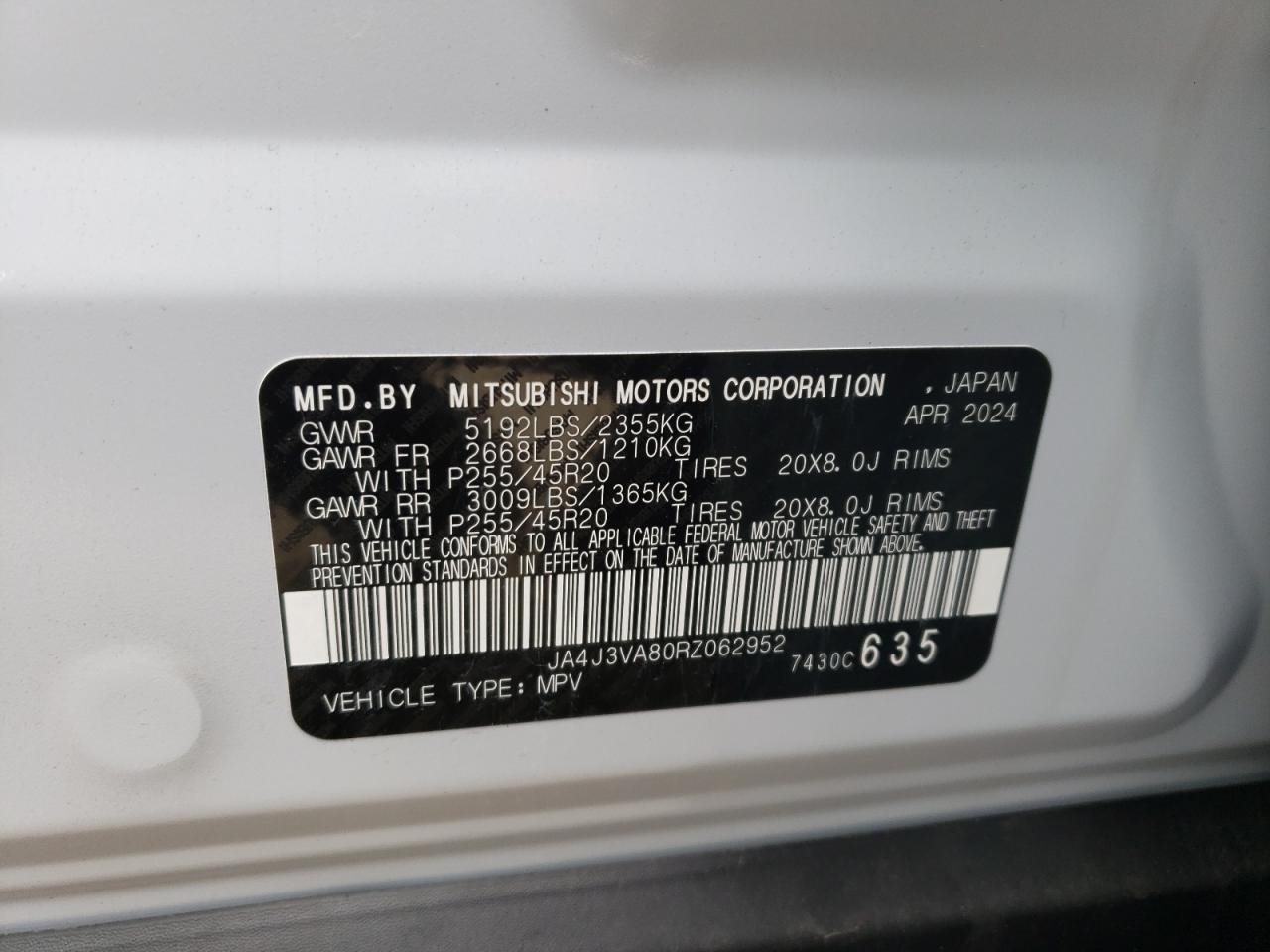2024 Mitsubishi Outlander - Image 14