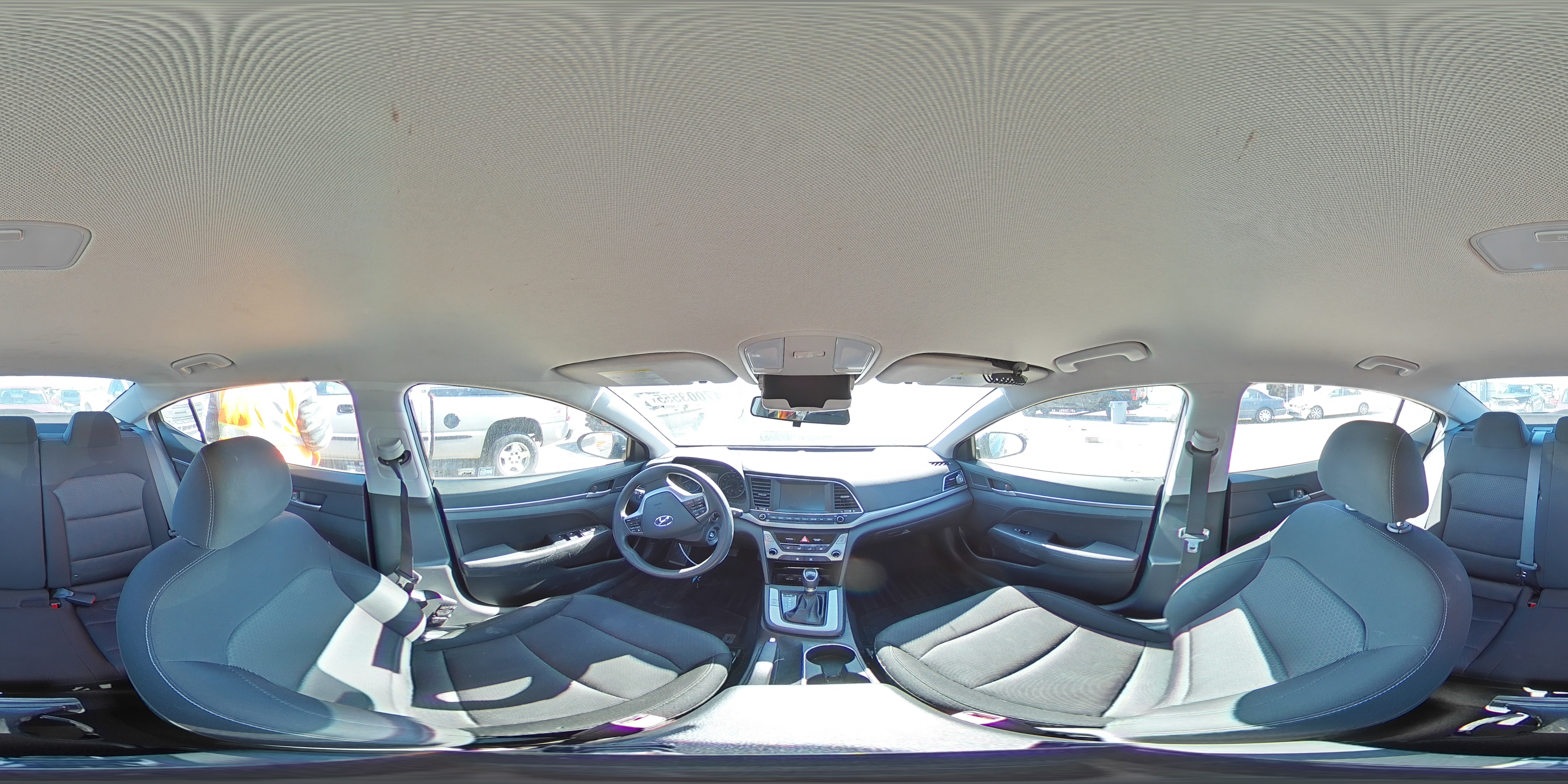 2018 Hyundai Elantra - Image 14