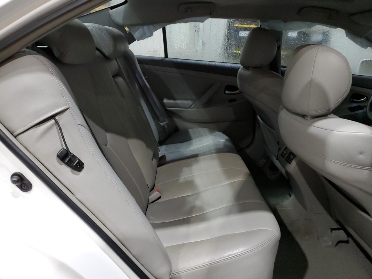 2009 Toyota Camry - Image 10