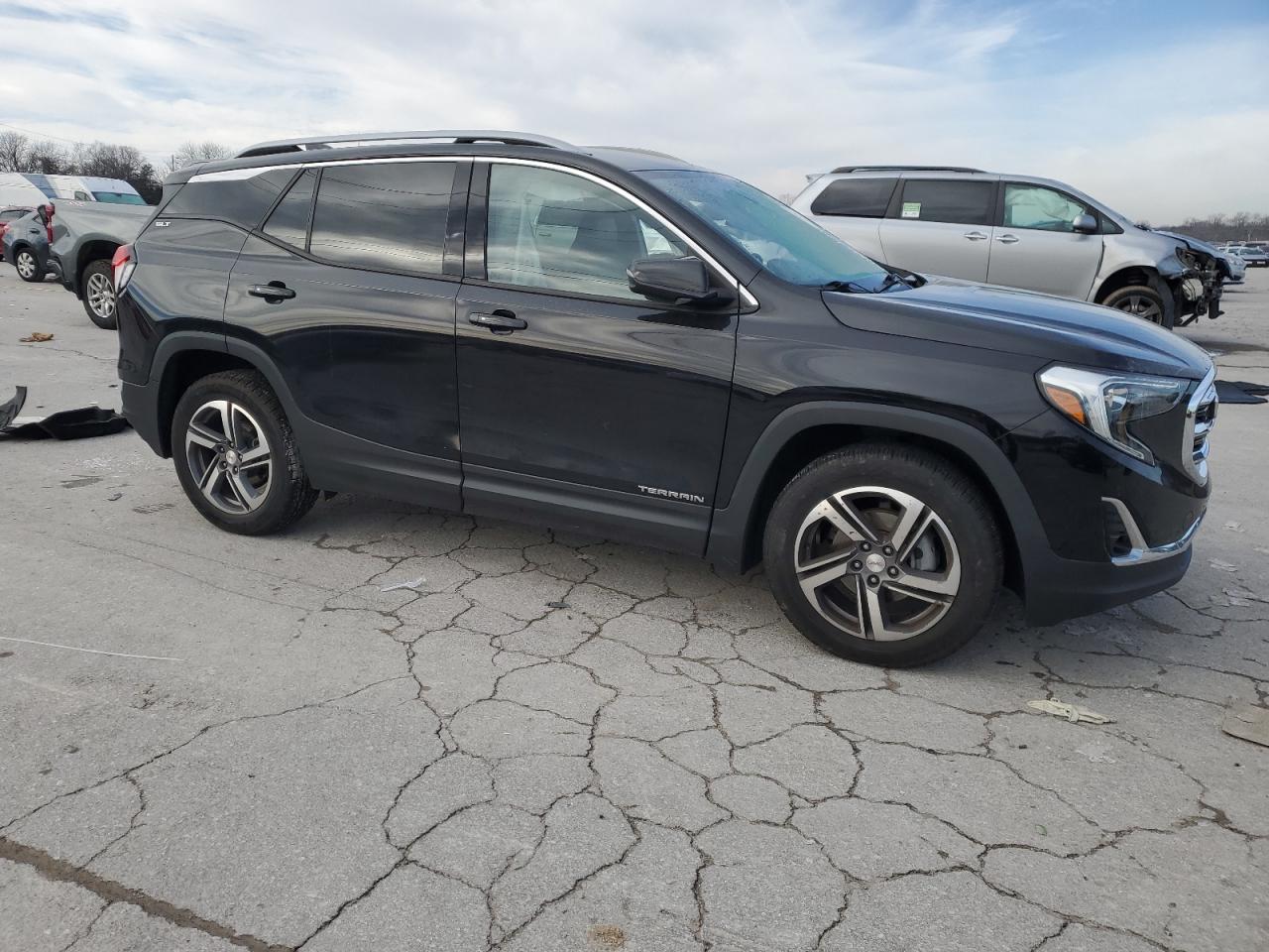 2020 GMC Terrain - Image 4
