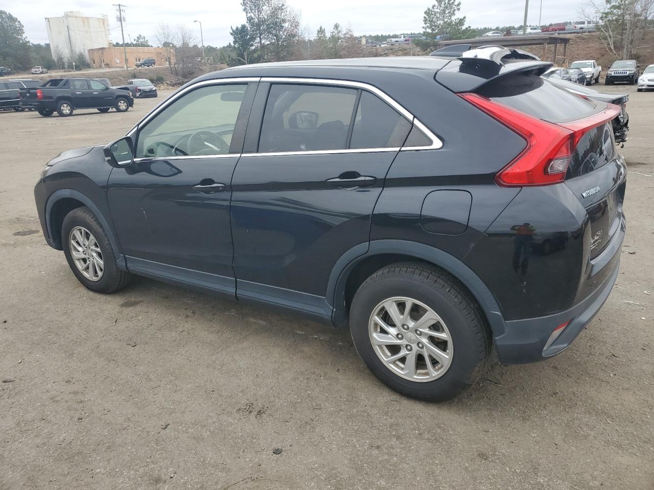 2019 Mitsubishi Eclipse - Image 2
