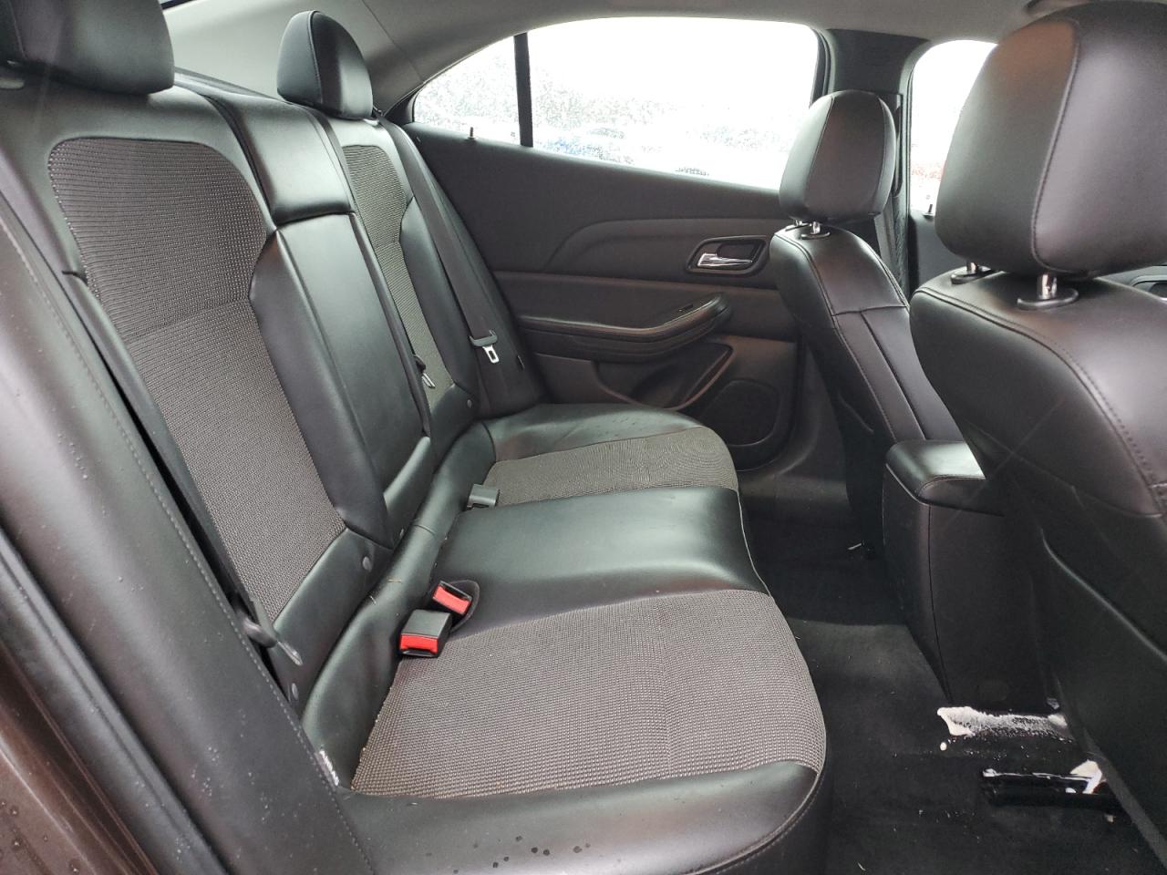 2015 Chevrolet Malibu - Image 10