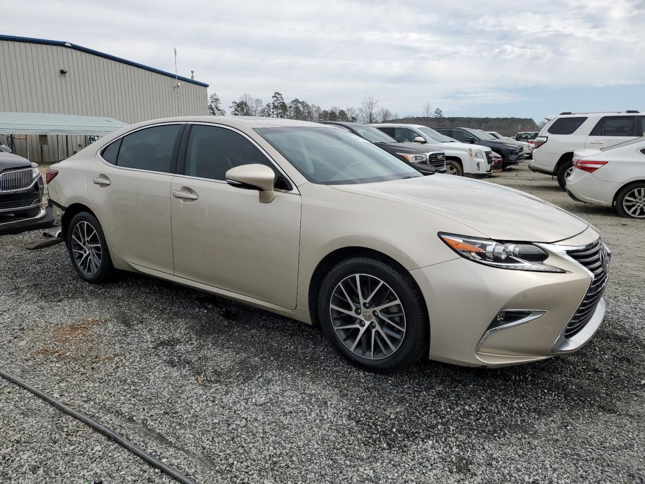 2016 Lexus ES - Image 4