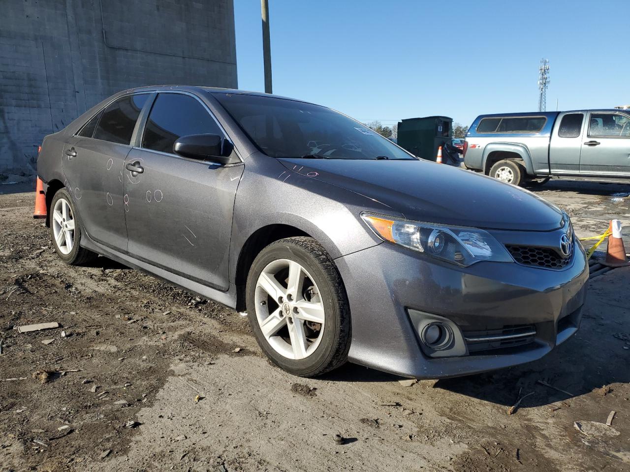 2013 Toyota Camry - Image 4