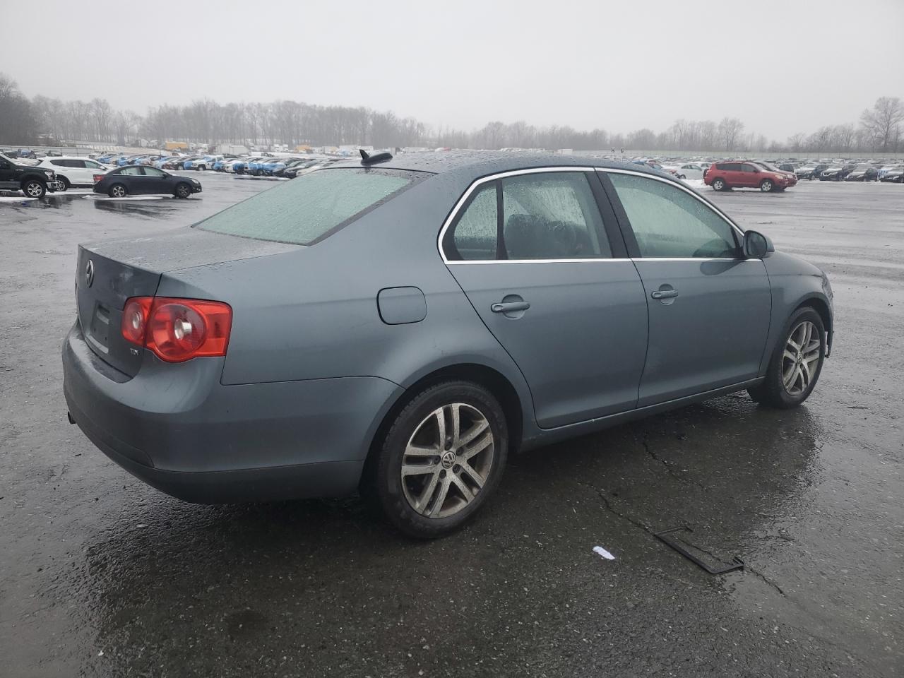 2006 Volkswagen Jetta - Image 3